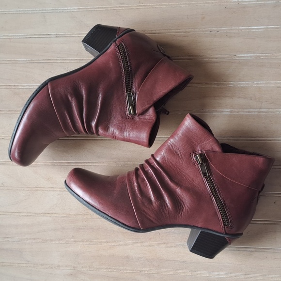 Earth Pegasus Merlot Soft Leather Zipper Slouchy Short Heel Ankle Booties Comfy - Picture 13 of 15